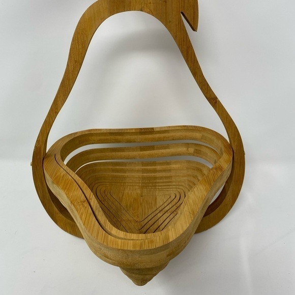 Collapsible Pear Shaped Spiral Cut Bamboo Fruit Basket Charcuterie Board Trivet - Picture 3 of 9